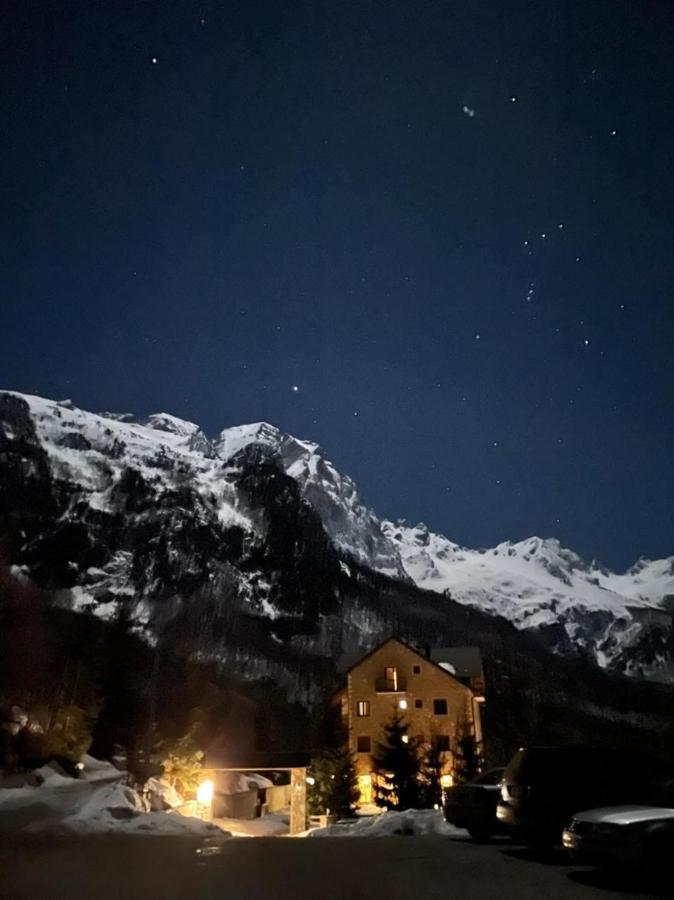 Hotel Margjeka วัลโบเนอ ภายนอก รูปภาพ