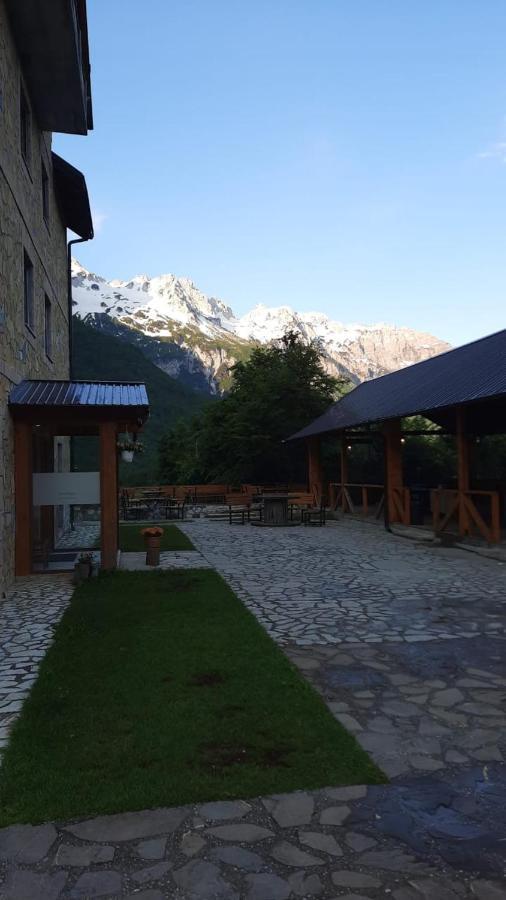 Hotel Margjeka วัลโบเนอ ภายนอก รูปภาพ