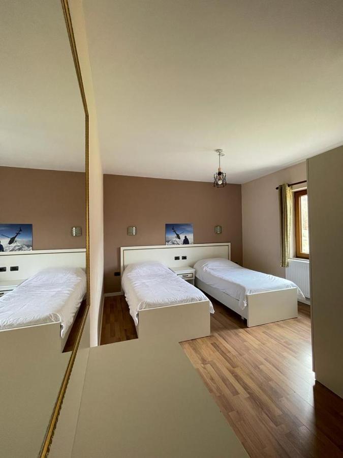 Hotel Margjeka วัลโบเนอ ภายนอก รูปภาพ
