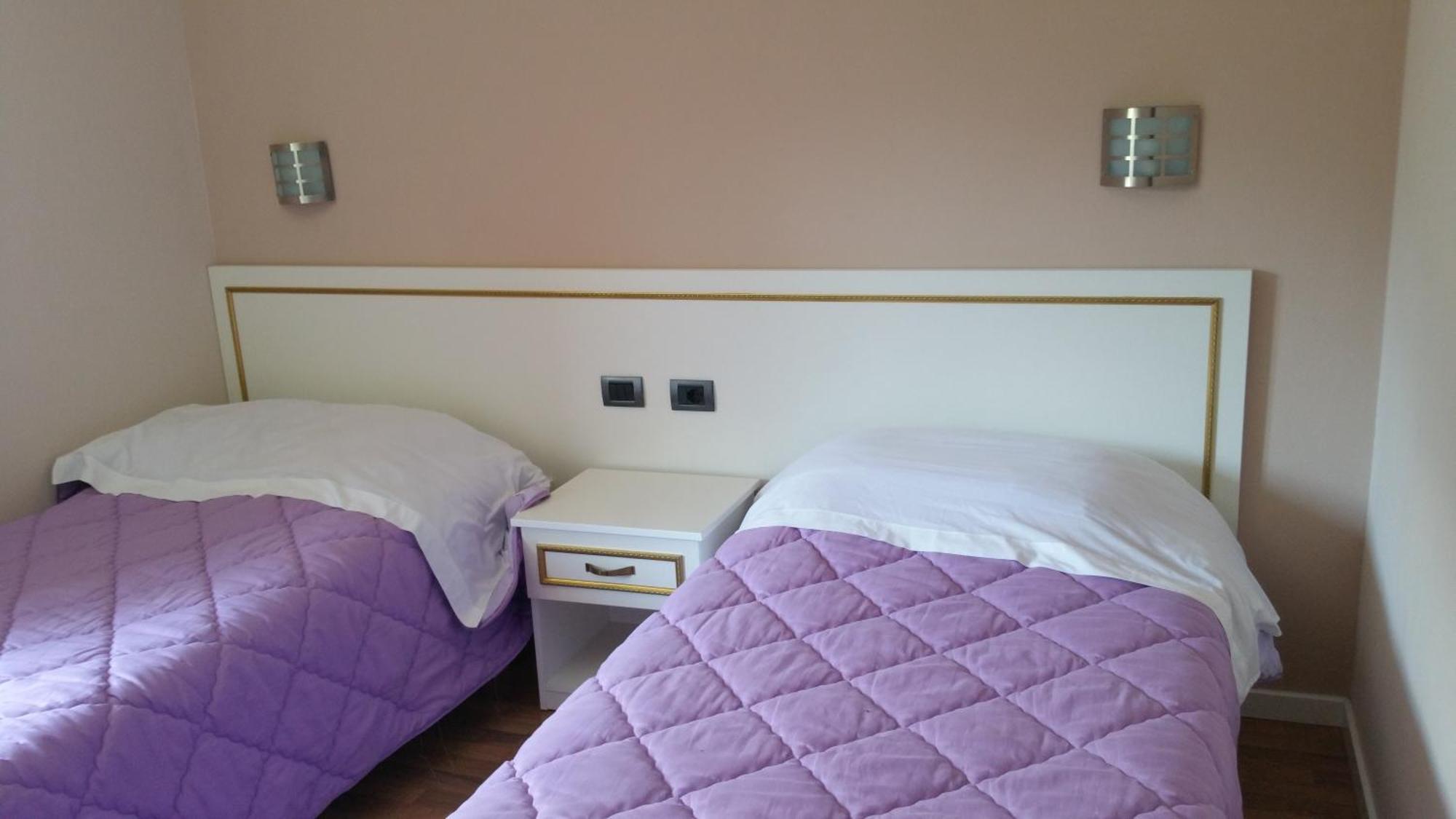 Hotel Margjeka วัลโบเนอ ห้อง รูปภาพ